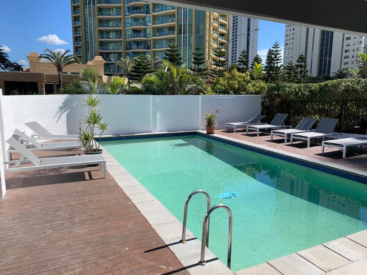 Aussie Dream Hostel Gold Coast Buitenkant foto